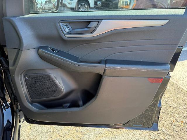 Certified 2023 Ford Escape Active AWD/4WD image 22