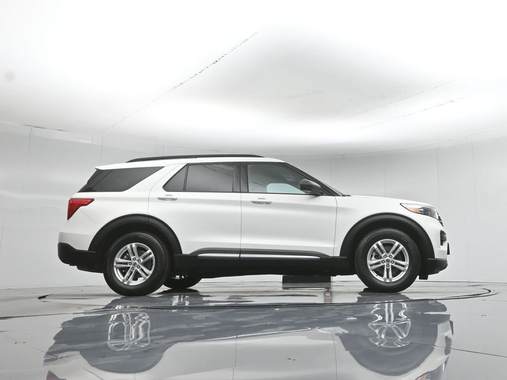 Certified 2023 Ford Explorer XLT RWD image 10