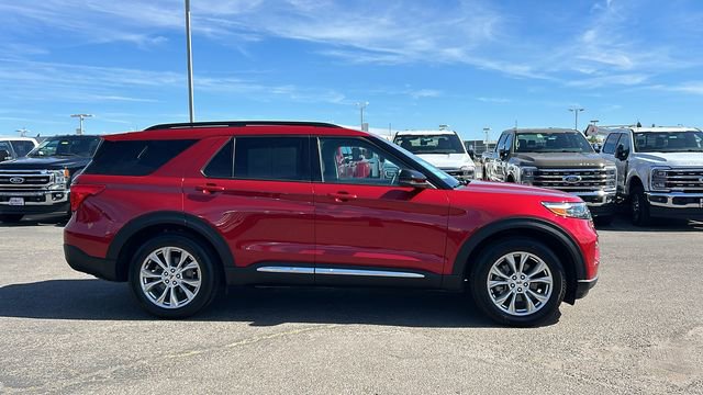 Certified 2024 Ford Explorer XLT w/ Equipment Group 202A AWD/4WD image 2