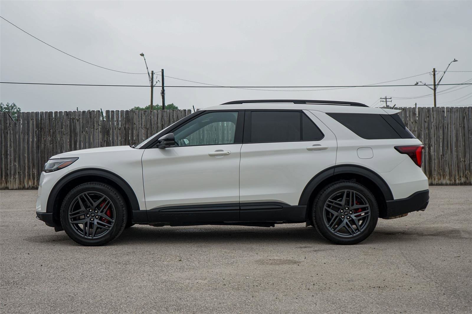 Certified 2025 Ford Explorer ST RWD image 7