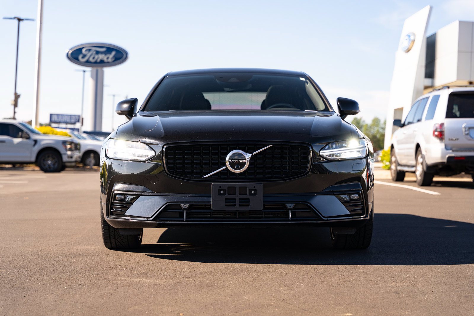 Used 2021 Volvo S90 T6 R-Design w/ Advanced Package AWD/4WD image 2
