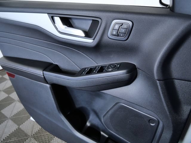 Certified 2025 Ford Escape Platinum AWD/4WD image 26