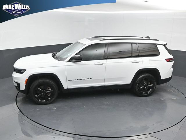 Used 2023 Jeep Grand Cherokee L Laredo AWD/4WD image 12
