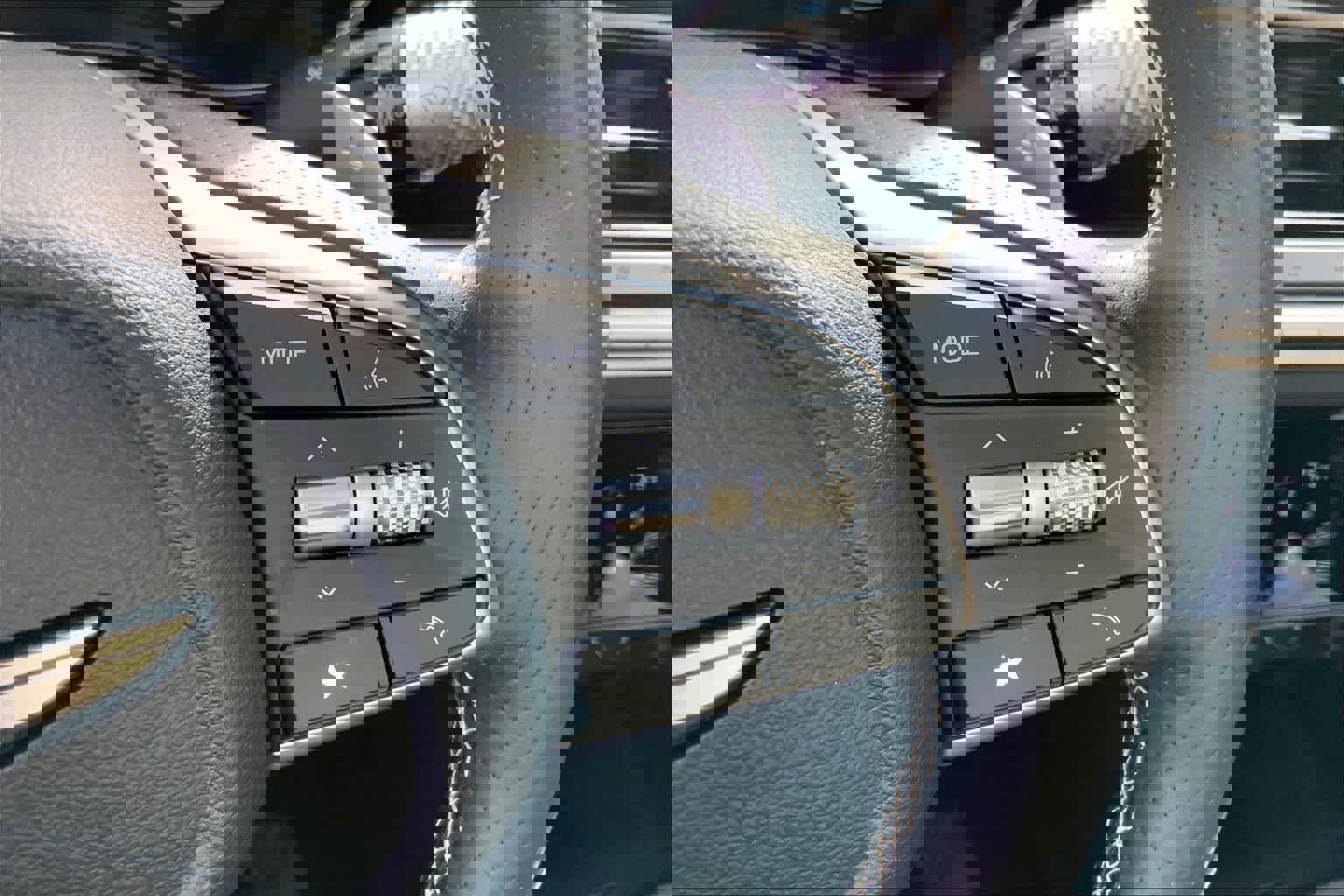 Used 2025 Genesis G70 2.5T w/ Sport Prestige Package image 23