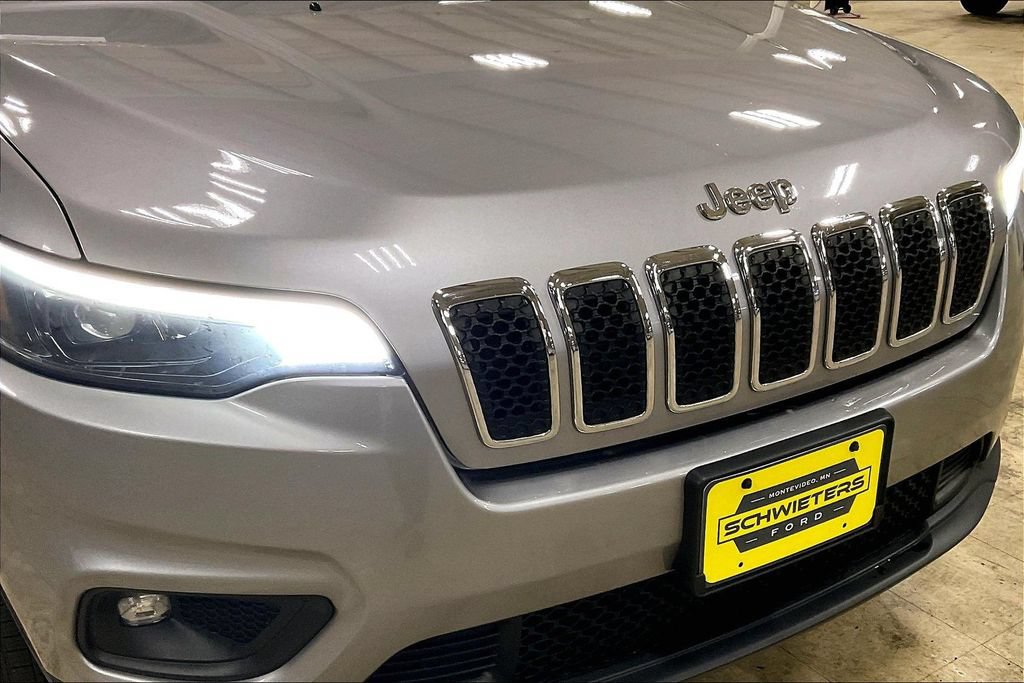 Used 2019 Jeep Cherokee Latitude Plus w/ Comfort/Convenience Group AWD/4WD image 28