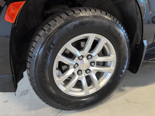 Used 2022 Chevrolet Suburban LS w/ Driver Alert Package AWD/4WD image 7