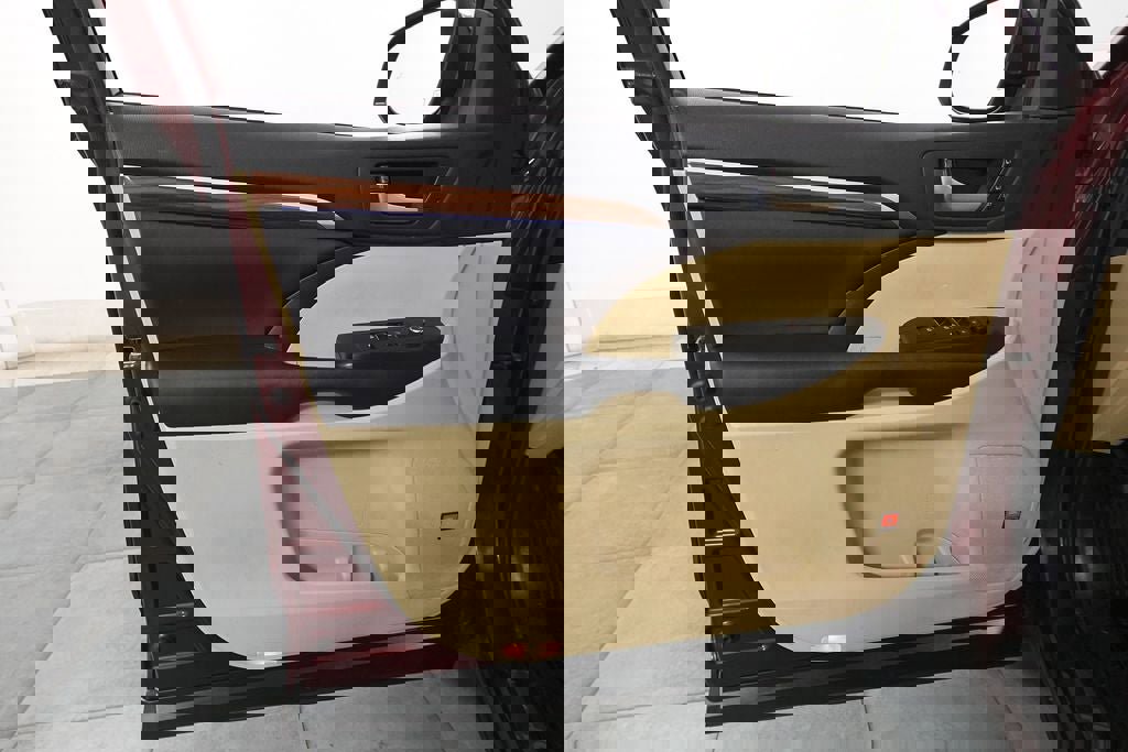 Used 2018 Toyota Highlander Limited Platinum w/ Carpet Mat Package (TMS) image 22