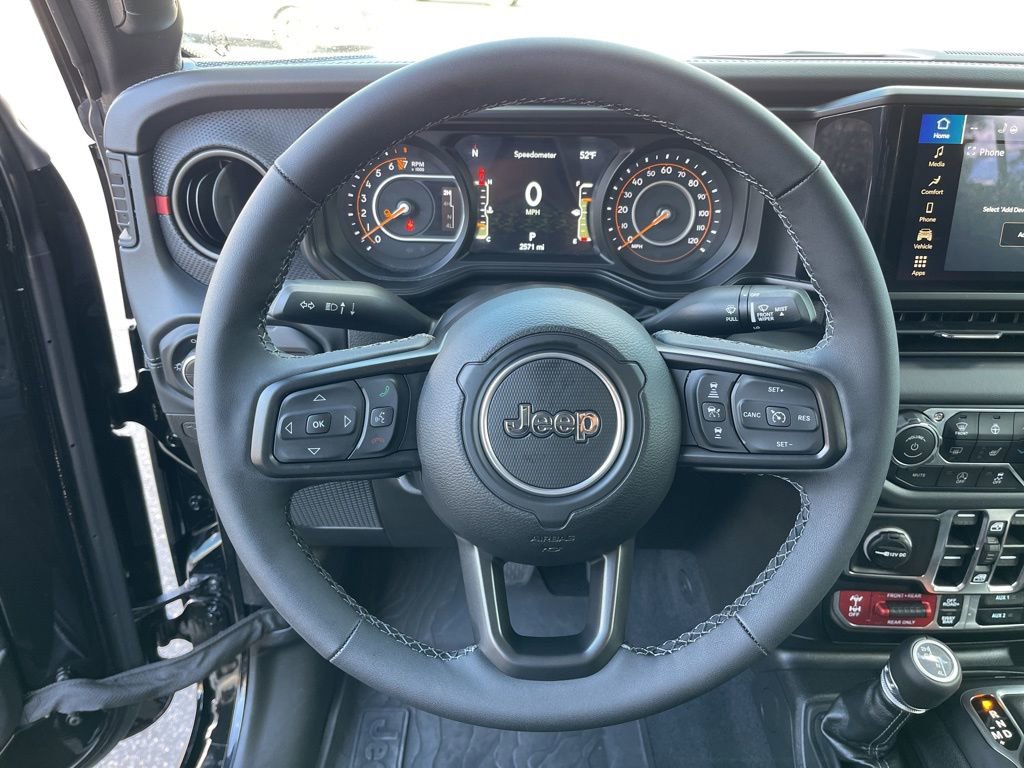 Used 2025 Jeep Gladiator Rubicon w/ Convenience Group image 16