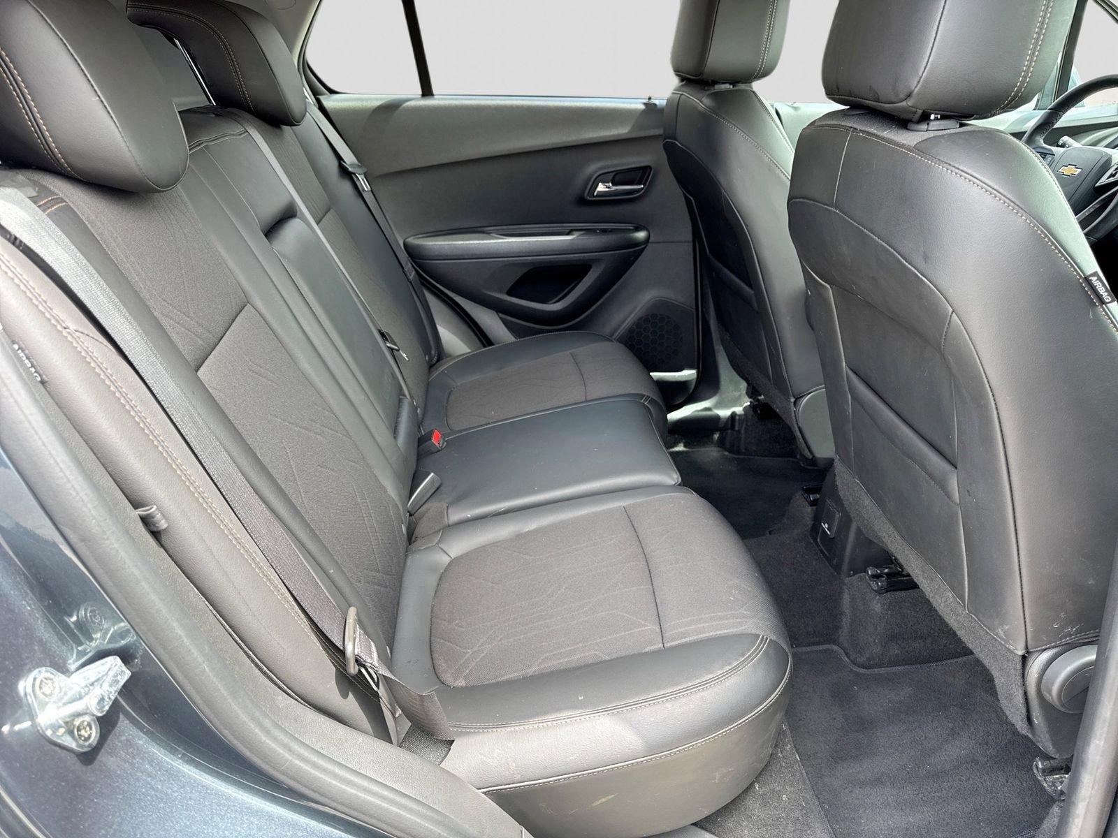 Used 2022 Chevrolet Trax LT w/ LT Convenience Package FWD image 23