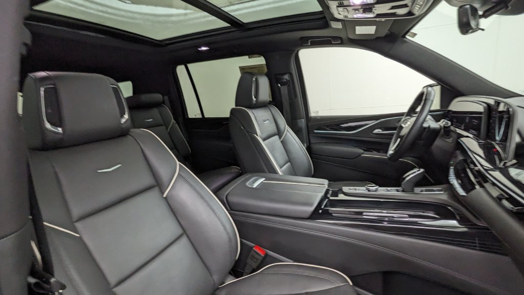 Used 2024 Cadillac Escalade ESV Sport w/ Touring Package AWD/4WD image 45