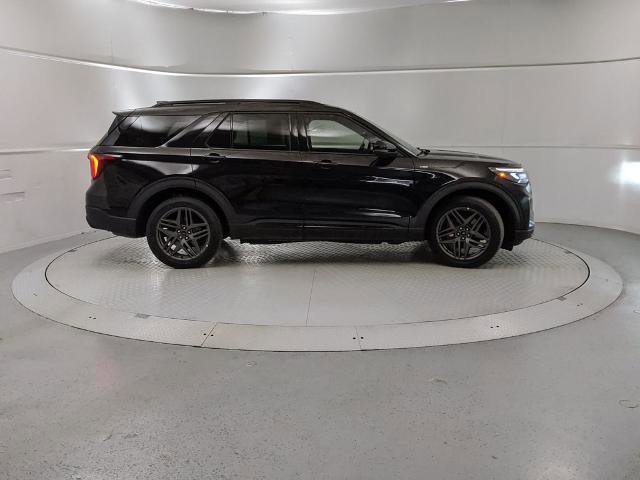 Certified 2025 Ford Explorer ST-Line w/ ST-Line Street Pack image 2