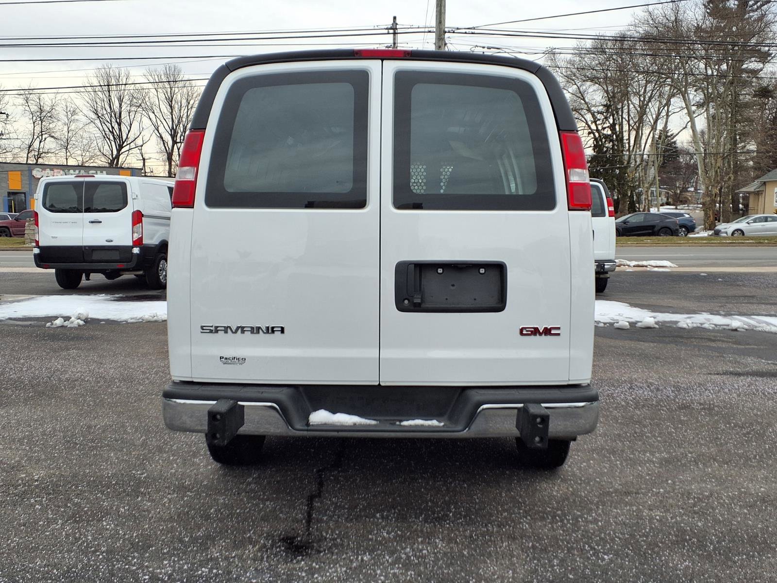 Used 2024 GMC Savana 2500 w/ Driver Convenience Package image 4