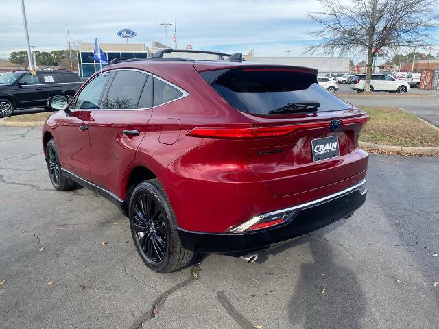 Used 2023 Toyota Venza Nightshade image 3