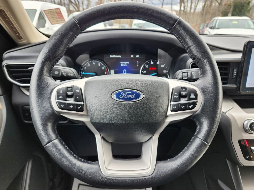 Certified 2022 Ford Explorer XLT w/ Equipment Group 202A image 29