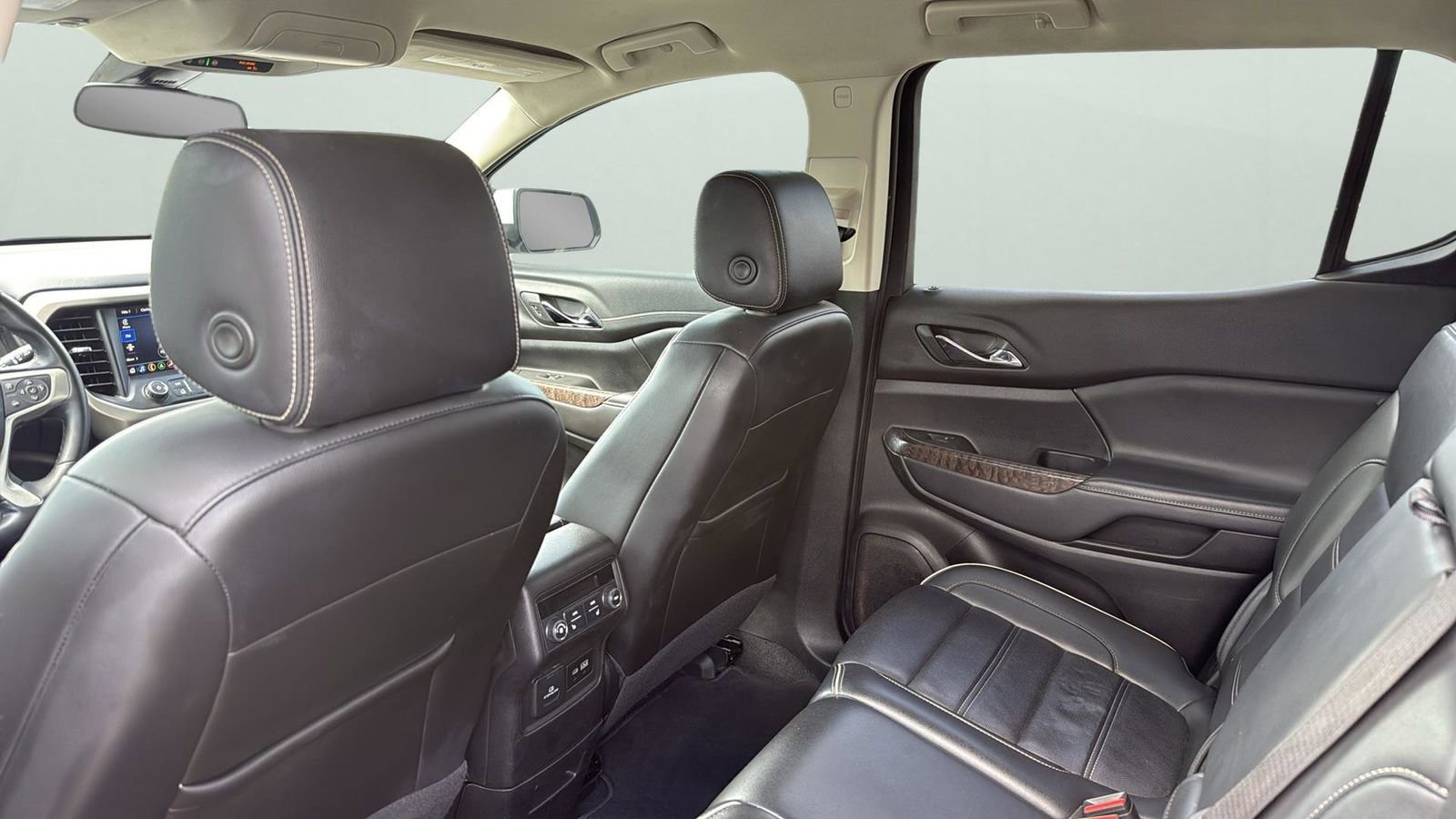 Used 2023 GMC Acadia Denali image 29