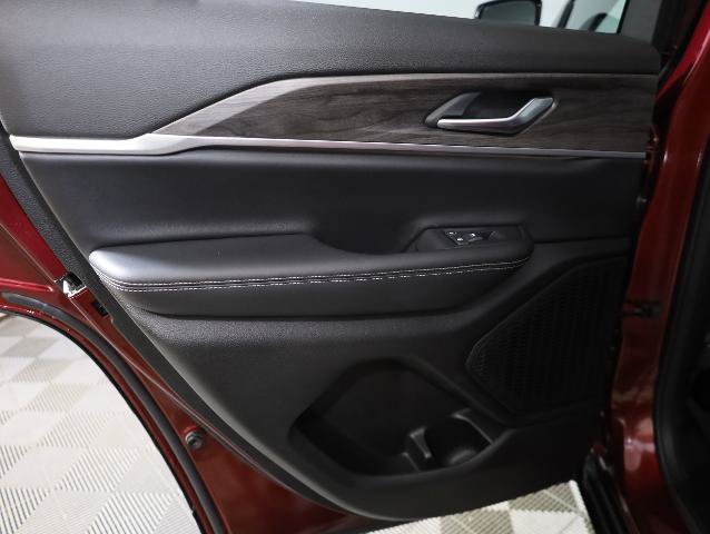 Used 2024 Jeep Grand Cherokee Limited AWD/4WD image 30