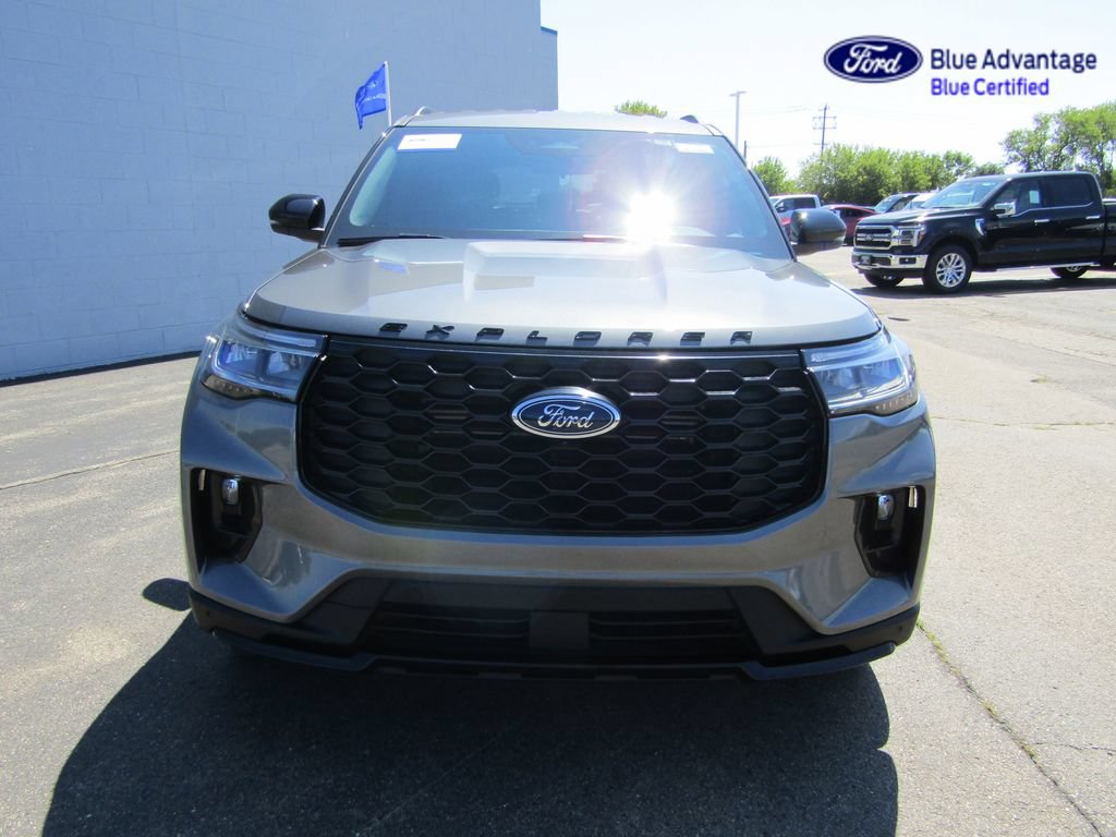 Certified 2025 Ford Explorer ST-Line w/ ST-Line Street Pack AWD/4WD video 3