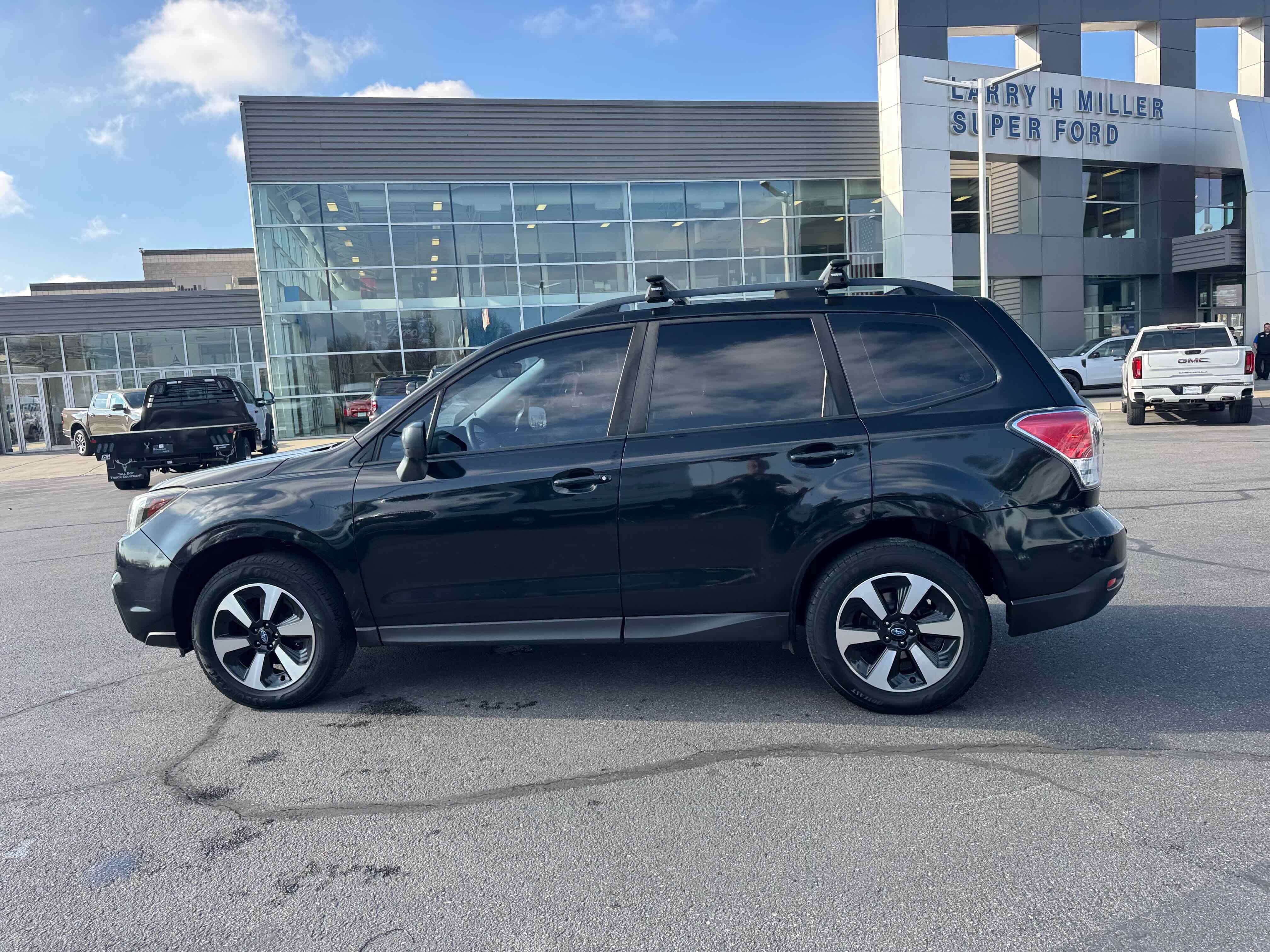 Used 2017 Subaru Forester 2.5i w/ Popular Package #2A image 2