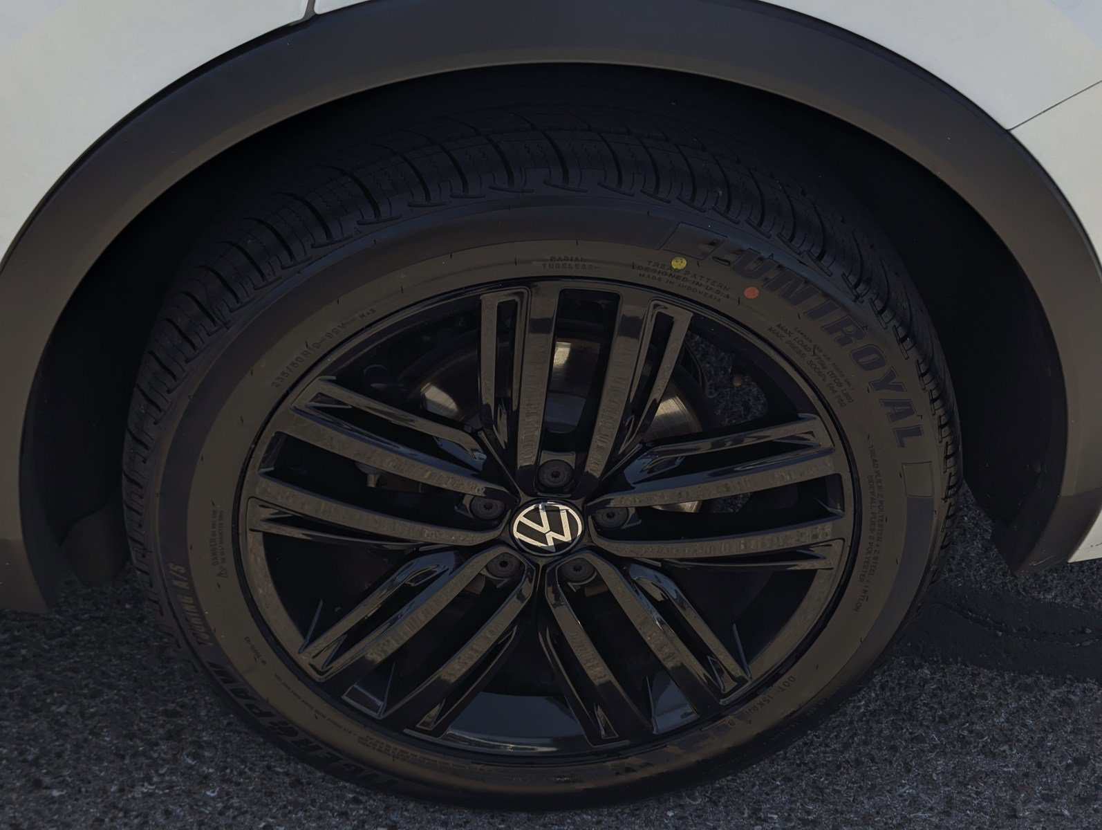 Used 2022 Volkswagen Tiguan SE R-Line FWD image 7