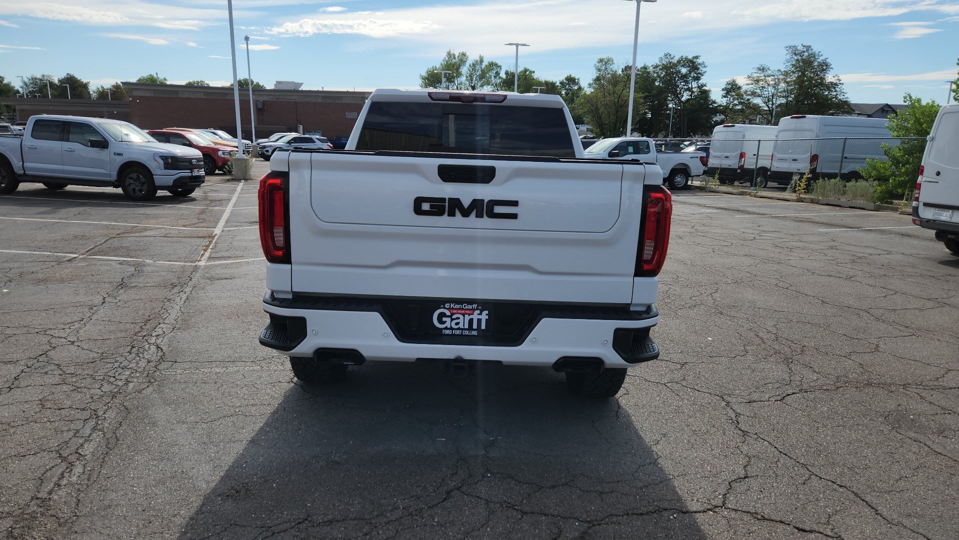 Used 2023 GMC Sierra 1500 AT4 w/ Technology Package AWD/4WD image 8