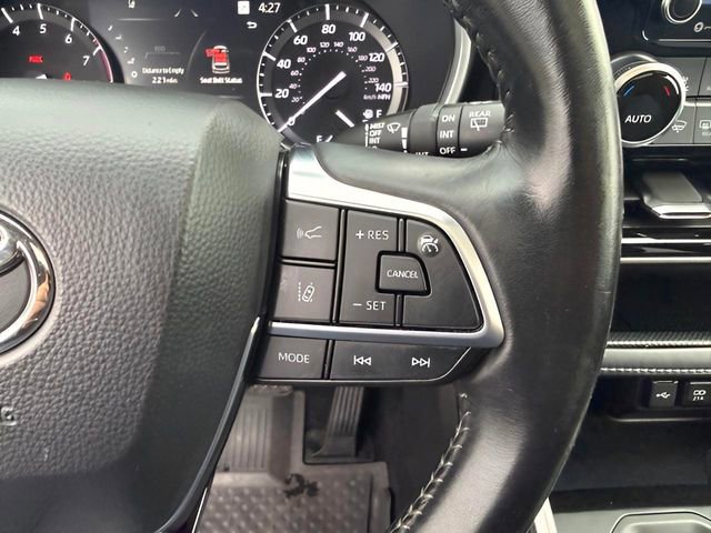 Used 2020 Toyota Highlander XLE image 26