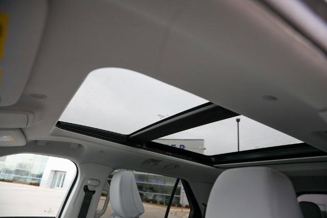 Certified 2025 Ford Explorer Platinum w/ LUX Leather Package image 22