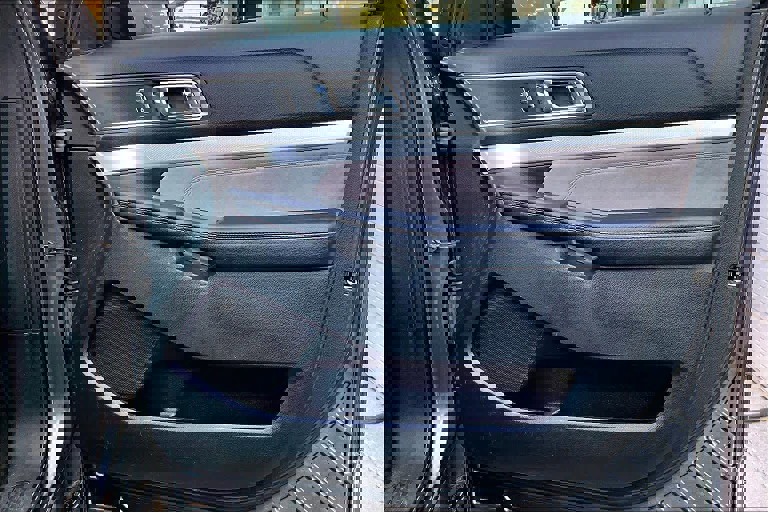 Certified 2017 Ford Explorer XLT w/ Equipment Group 202A image 25