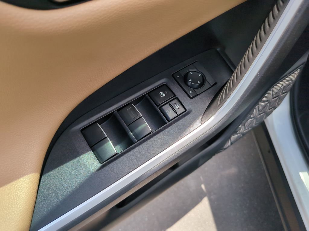 Used 2019 Toyota RAV4 Limited w/ Limited Grade Weather Package AWD/4WD image 20