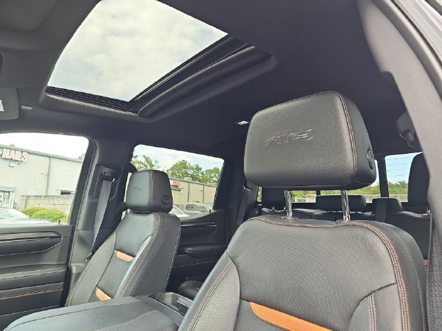 Used 2023 GMC Sierra 1500 AT4 w/ AT4 Premium Package AWD/4WD image 17