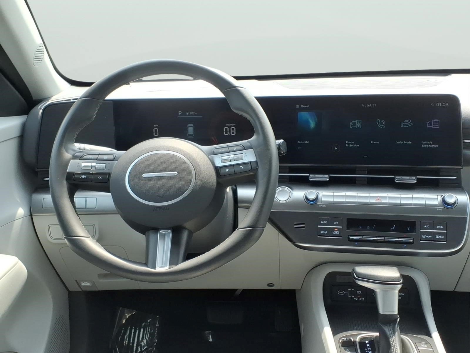 Used 2025 Hyundai Kona SEL AWD/4WD image 10
