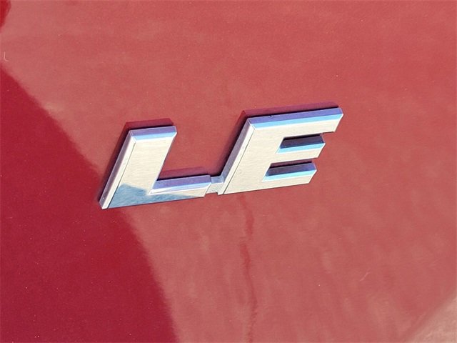 Used 2018 Toyota RAV4 LE image 15