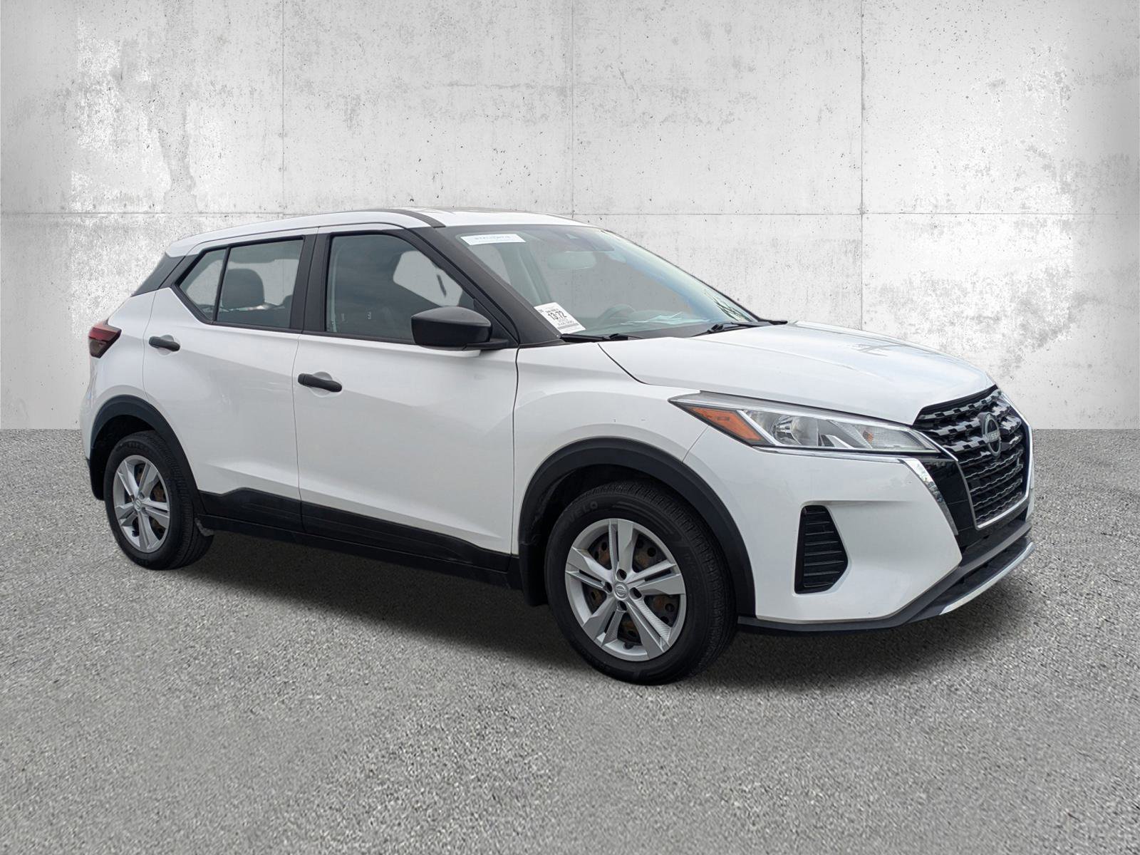 Used 2023 Nissan Kicks S image 8