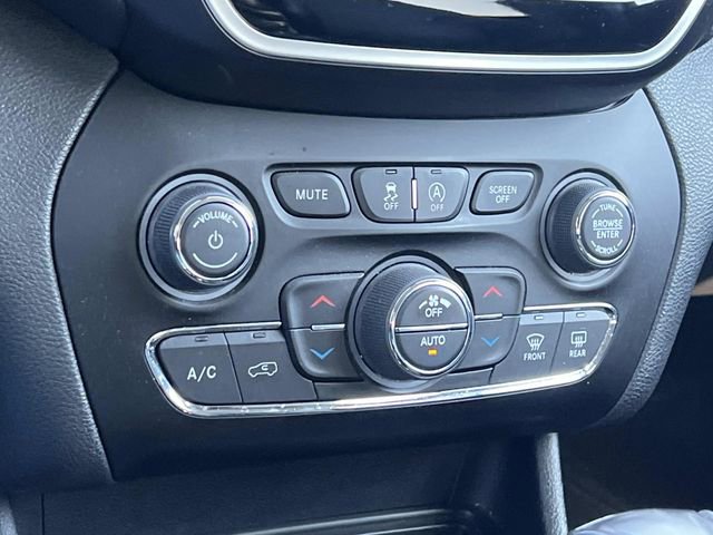 Used 2020 Jeep Cherokee Limited AWD/4WD image 25