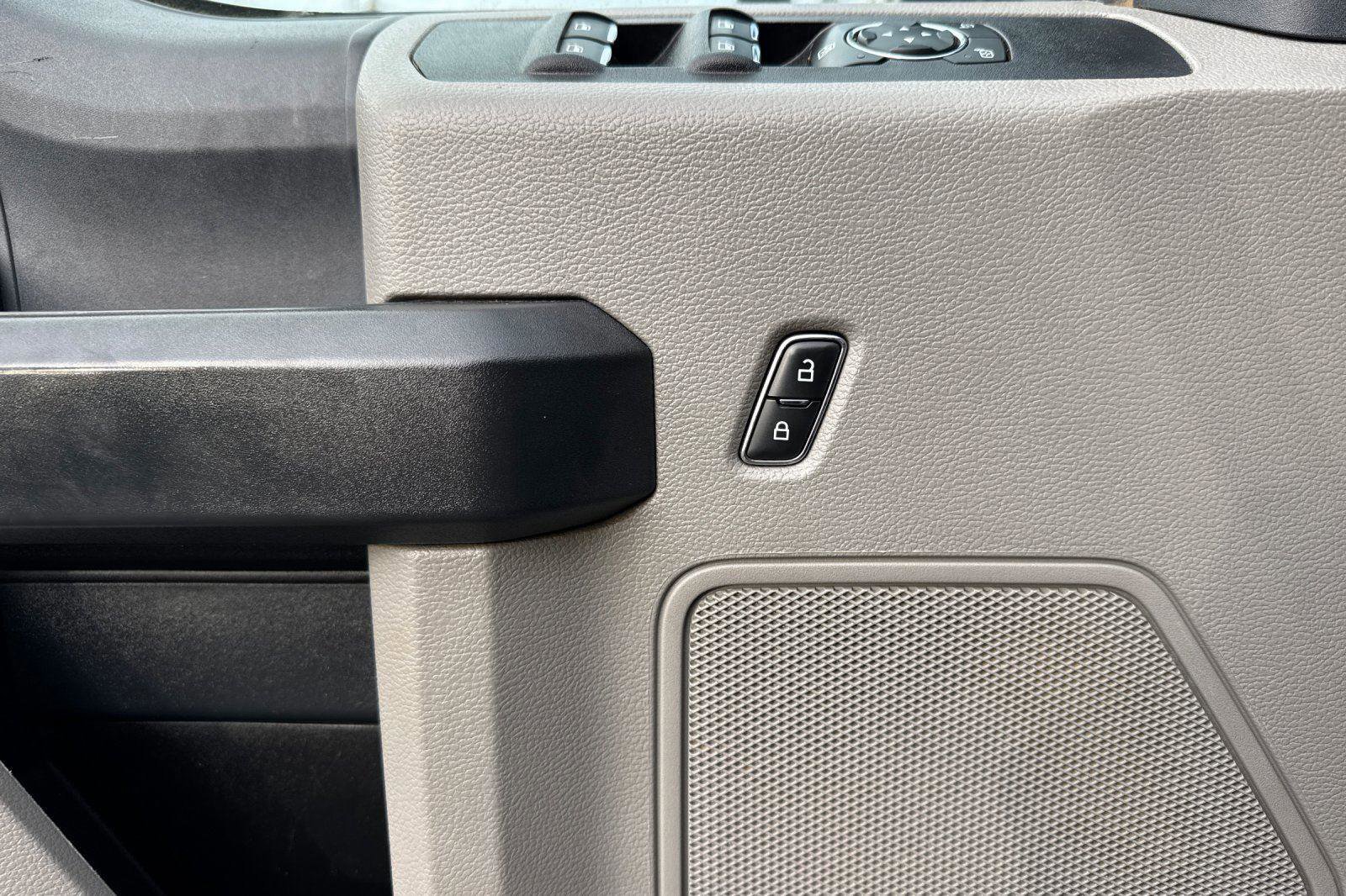 Certified 2022 Ford F250 XL w/ Power Equipment Group image 17