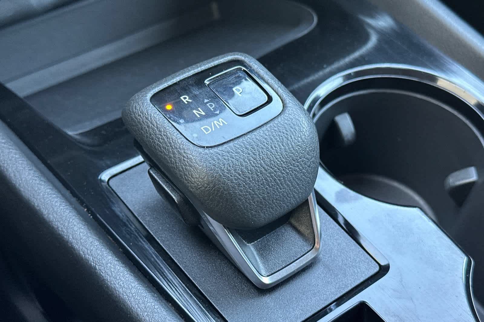 Used 2025 Nissan Rogue SV FWD image 22