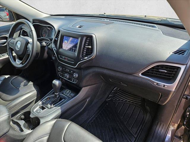Used 2019 Jeep Cherokee Latitude Plus FWD image 21