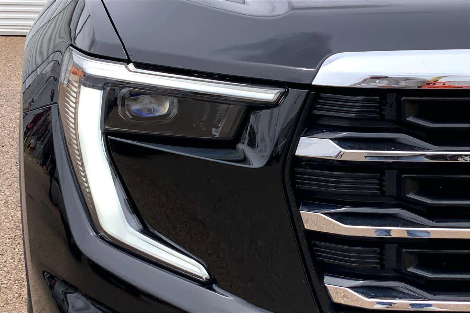 Used 2025 GMC Acadia Elevation FWD image 28
