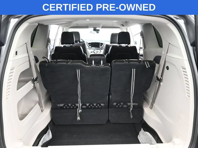 Used 2023 Chrysler Pacifica Touring-L FWD image 6