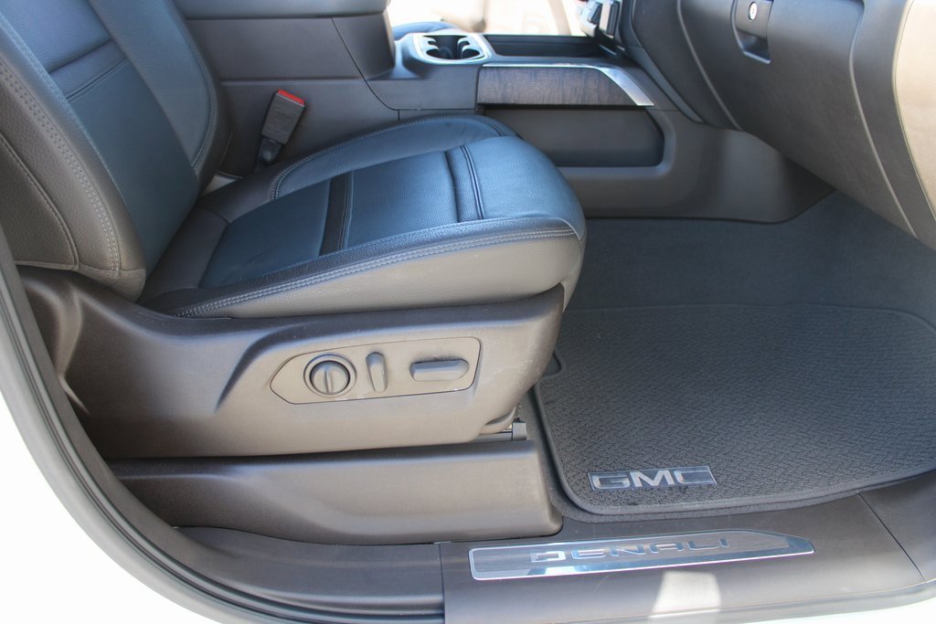 Used 2020 GMC Sierra 2500 Denali w/ Denali Ultimate Package image 11