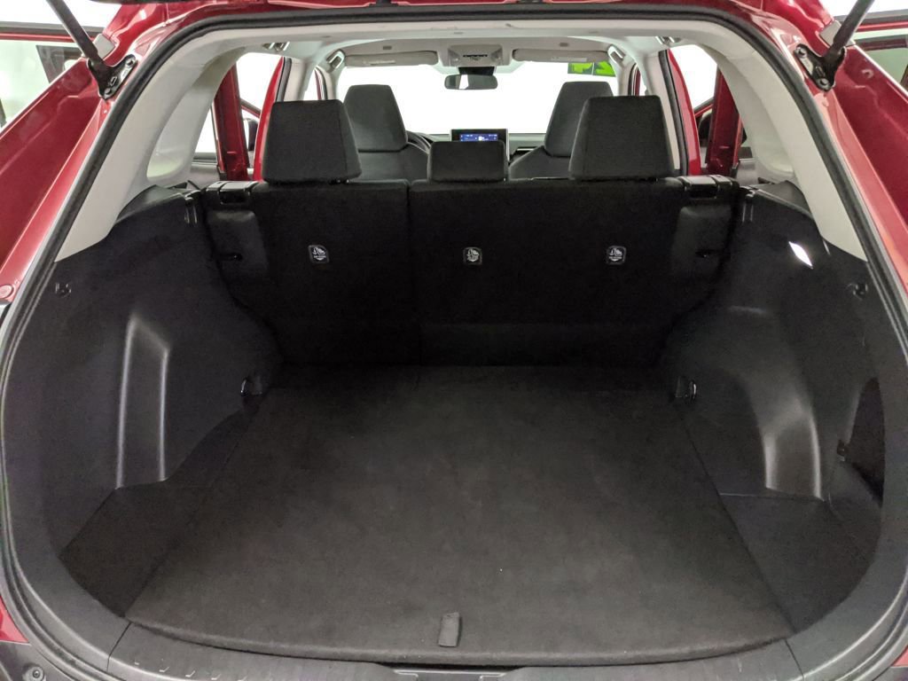 Used 2024 Toyota RAV4 LE image 18