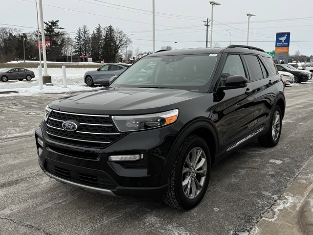 Certified 2023 Ford Explorer XLT w/ Equipment Group 202A image 35