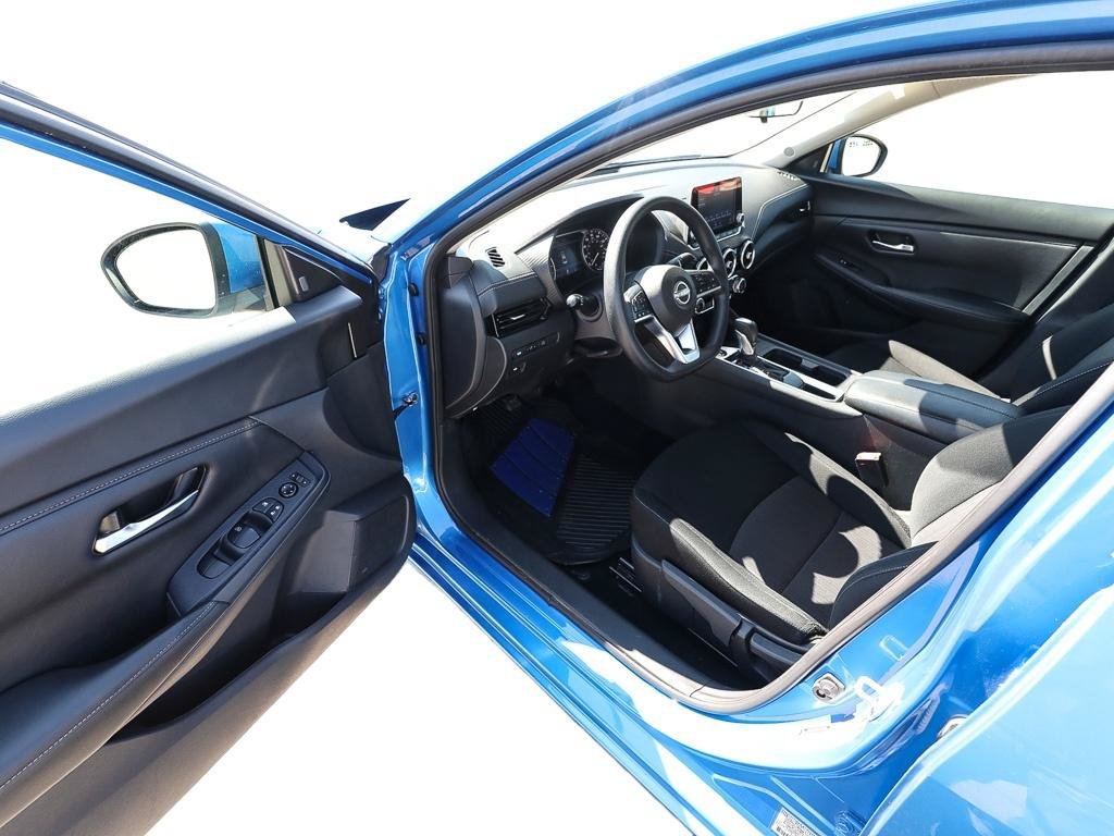 Used 2024 Nissan Sentra SV FWD image 11