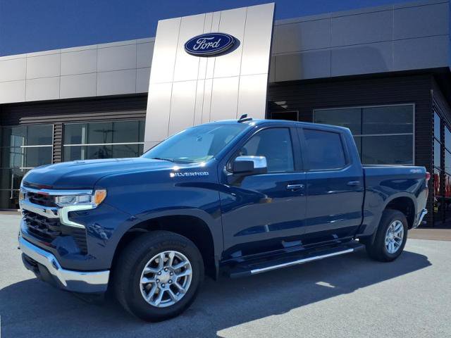 Used 2022 Chevrolet Silverado 1500 LT AWD/4WD image 4