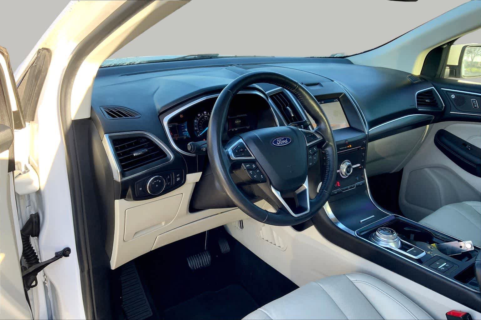 Certified 2019 Ford Edge Titanium w/ Equipment Group 301A FWD image 16