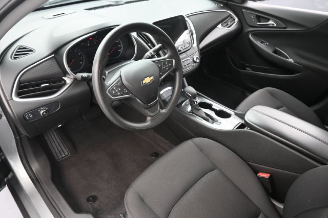 Used 2025 Chevrolet Malibu LT FWD image 11