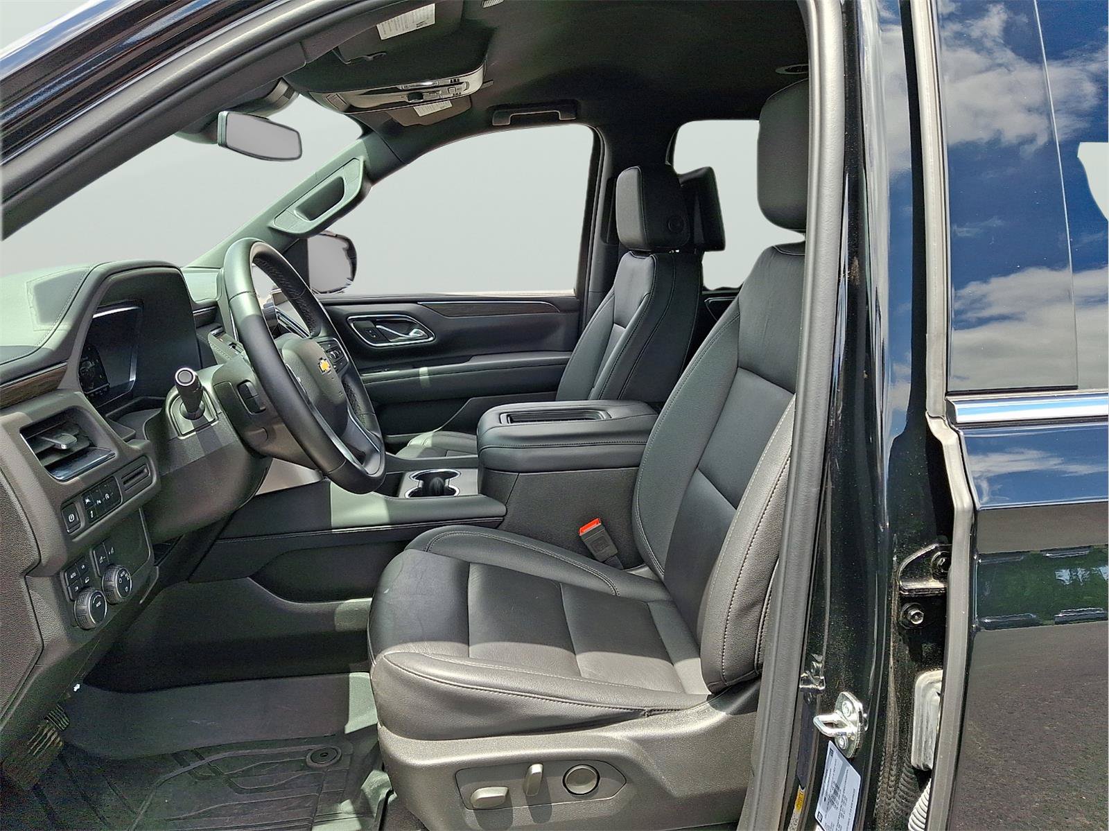 Used 2024 Chevrolet Tahoe LT AWD/4WD image 12