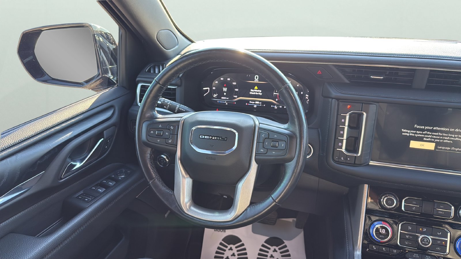 Used 2022 GMC Yukon Denali AWD/4WD image 12