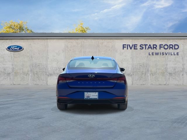 Used 2023 Hyundai Elantra SEL w/ Convenience Package FWD image 7