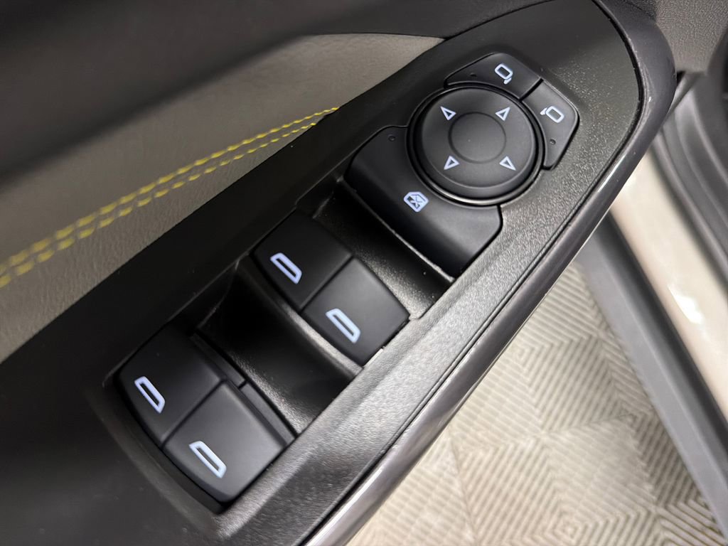 Used 2026 Chevrolet Trax ACTIV w/ Sunroof Package FWD image 18