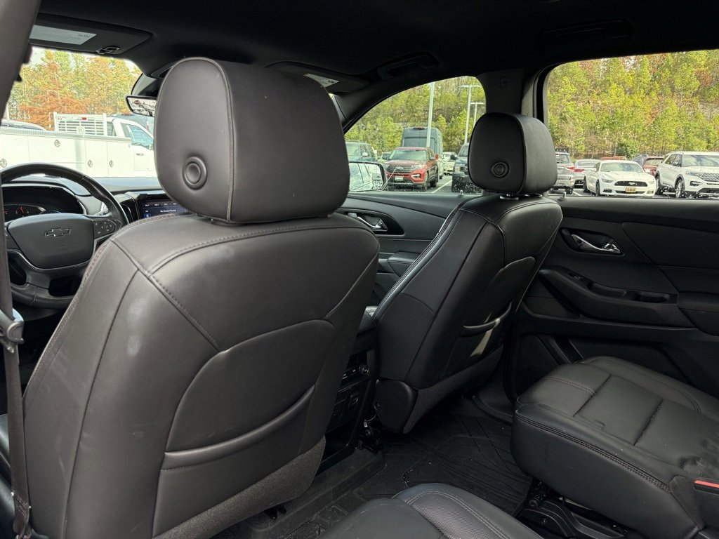 Used 2022 Chevrolet Traverse RS image 25
